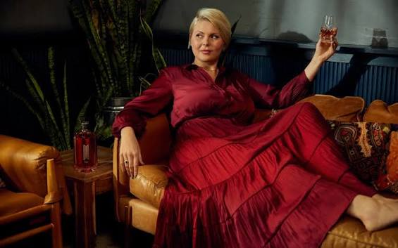 Marianne Eaves Forbidden Bourbon Alin Wagner
